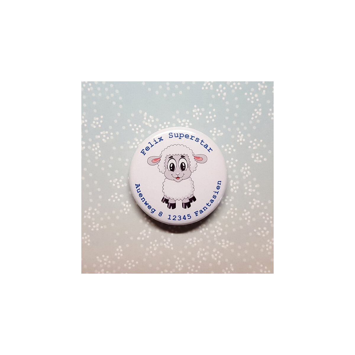 Button 38 mm mit Wunschname - Schaf